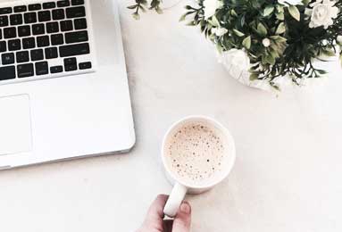 攀上高枝！比亚迪重金赞助曼城，网友调侃：王钰栋终于有机会踢欧冠了